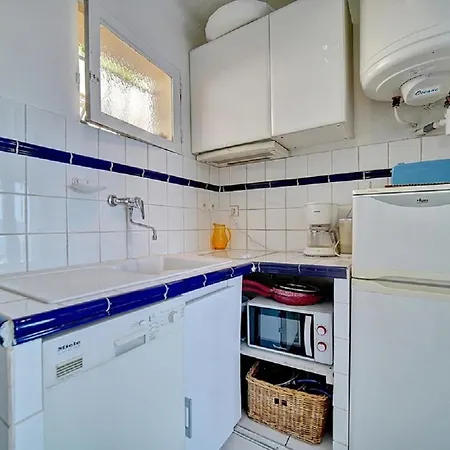 Apartment 2 Pieces Avec Terrasse Vue L! A1b120 Cannes